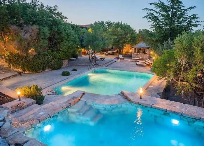 Nono Ban Hotel & Villa