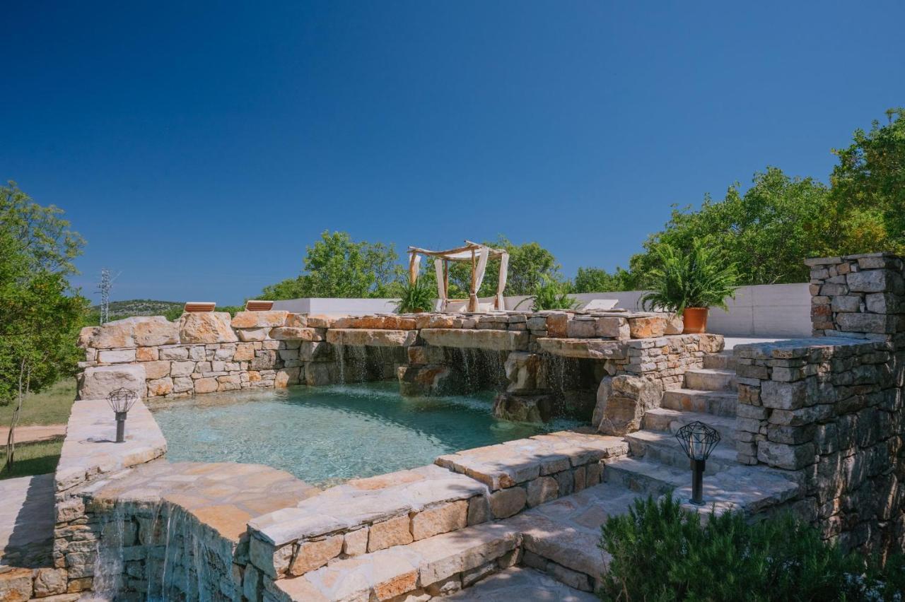 Nono Ban Hotel & Villa