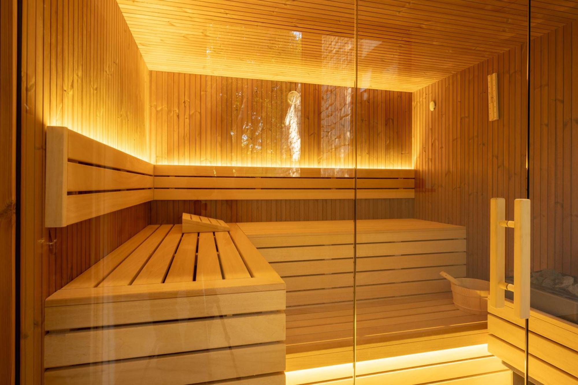 Nono Ban Hotel & Villa 4*