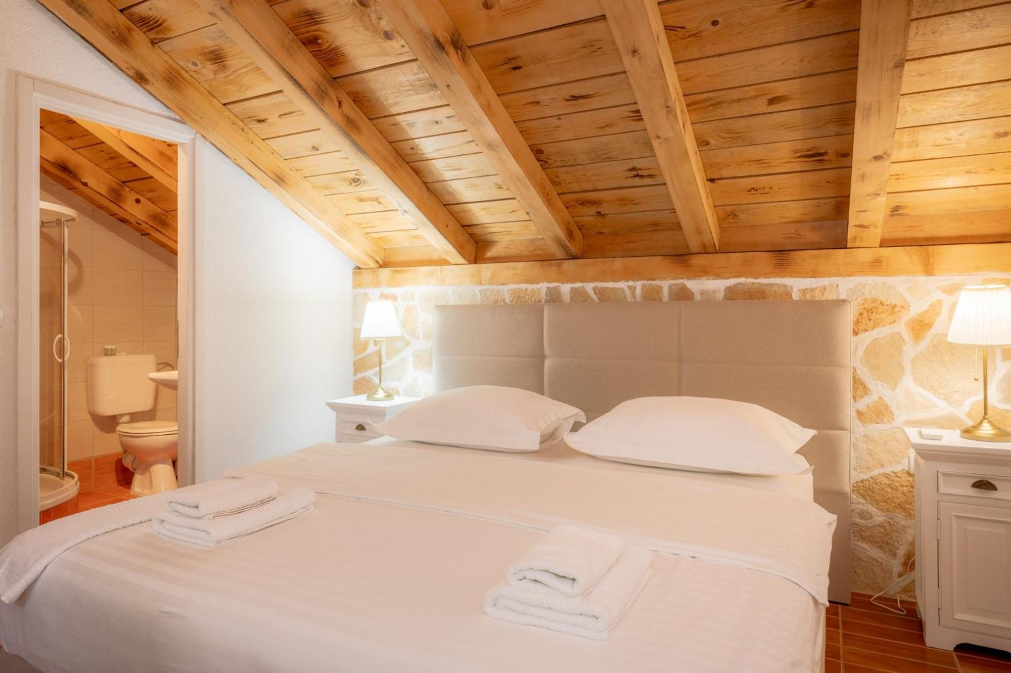 Nono Ban Hotel & Villa Hotel 4*