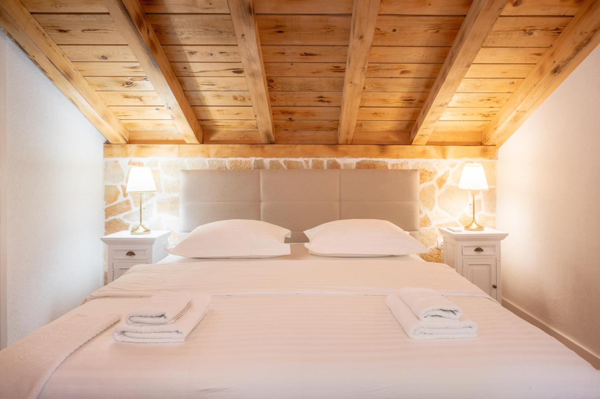 Hotel Nono Ban Hotel & Villa 4*