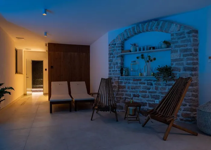 Nono Ban Hotel & Villa